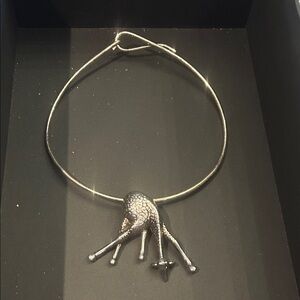 Silver tone Giraffe Pendant Brooch w Collar Necklace GVC